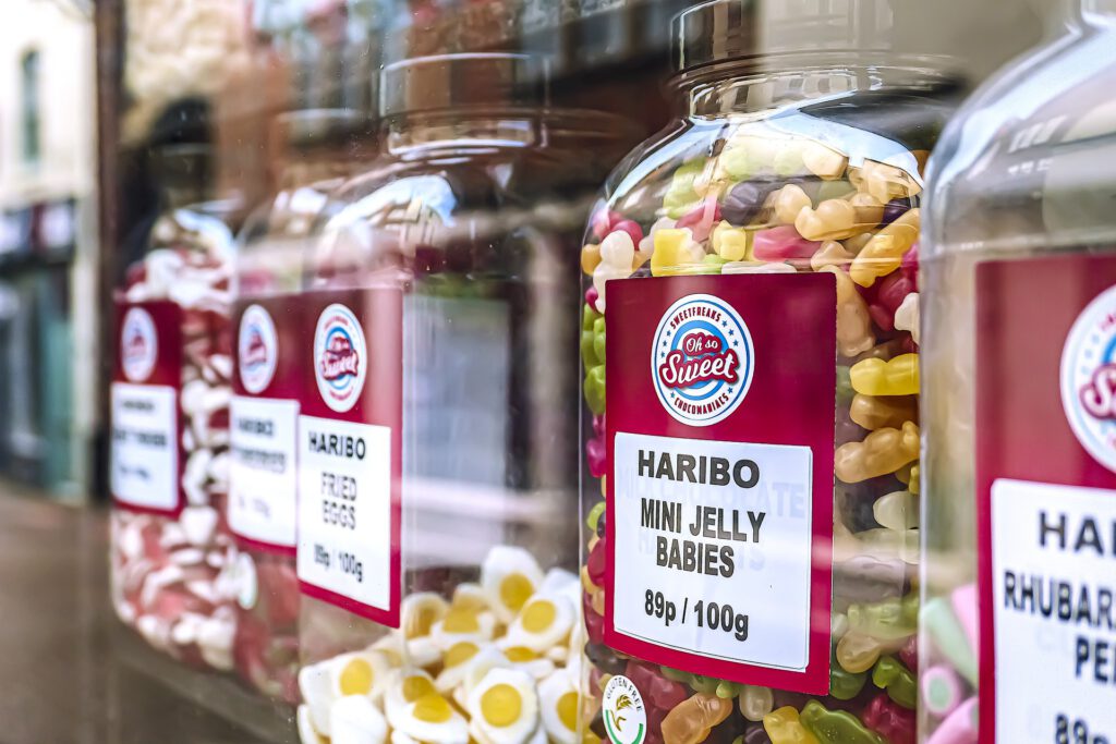 Vom 13. Juni bis zum 16. September 2022 gibt es wieder eine Haribo Gutschein Coupon Aktion zusammen mit der Bahn. 